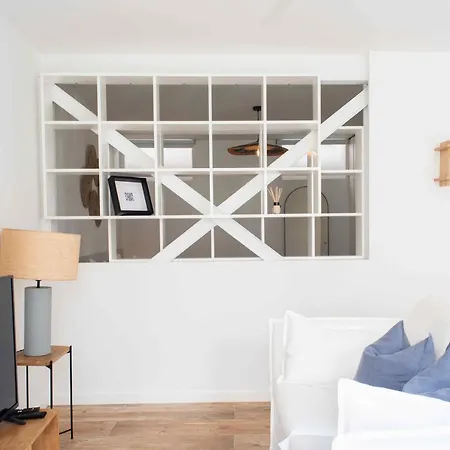 Spacious 1 Bed Studio In Lapa * Lisbona