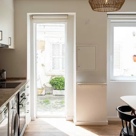 Spacious 1 Bed Studio In Lapa Appartamento