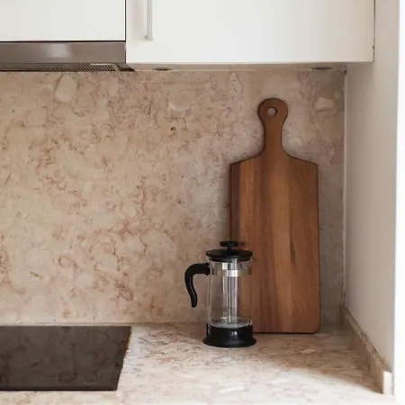 Spacious 1 Bed Studio In Lapa 리스본